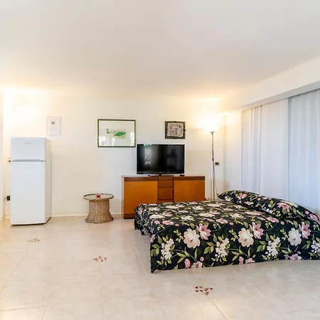 Tra Mare E Bosco Nella Splendida Holiday home Quercianella